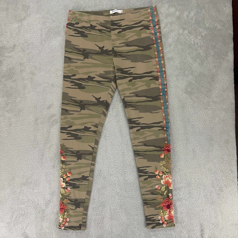 Johnny was Camo‎ Leggings Floral Embroidered Accents Casual Athleisure Size S